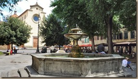 piazza di santo spirito in oltrarno